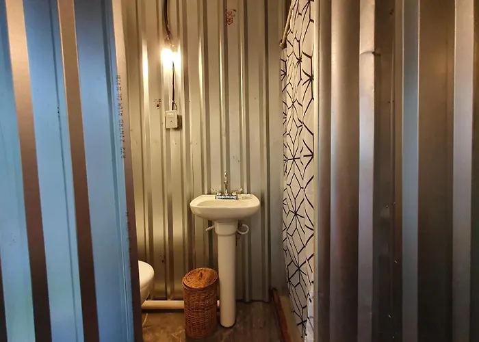 Simple Inc Bathroom 6 *
