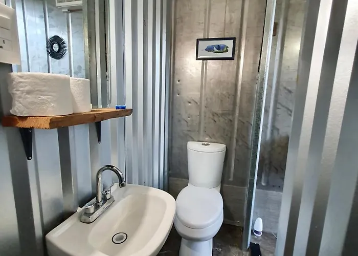 Simple Inc Bathroom 6