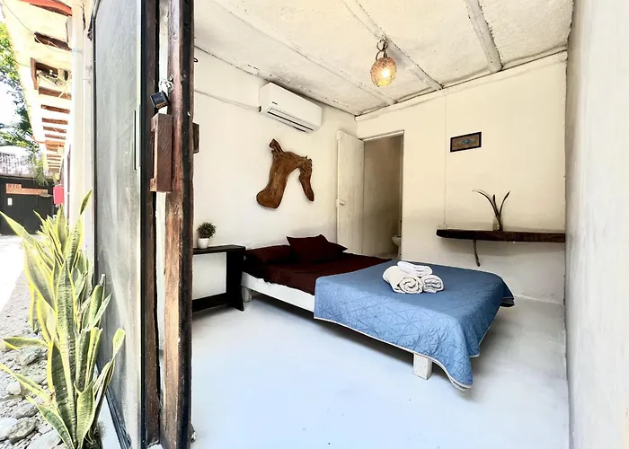 Simple Inc Bathroom 6 *
