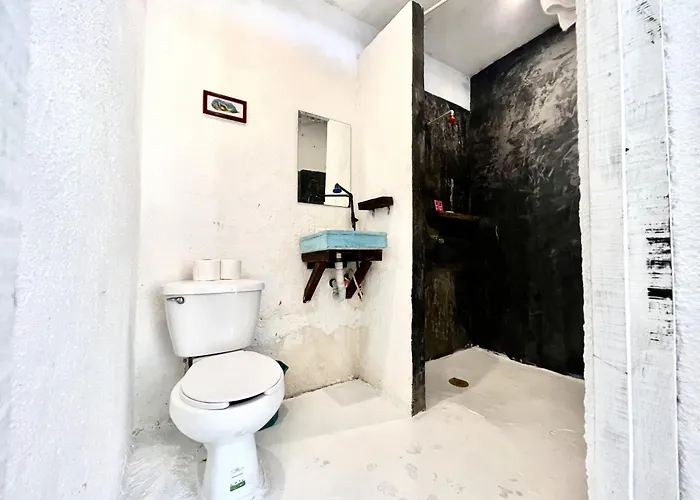 Simple Inc Bathroom 6